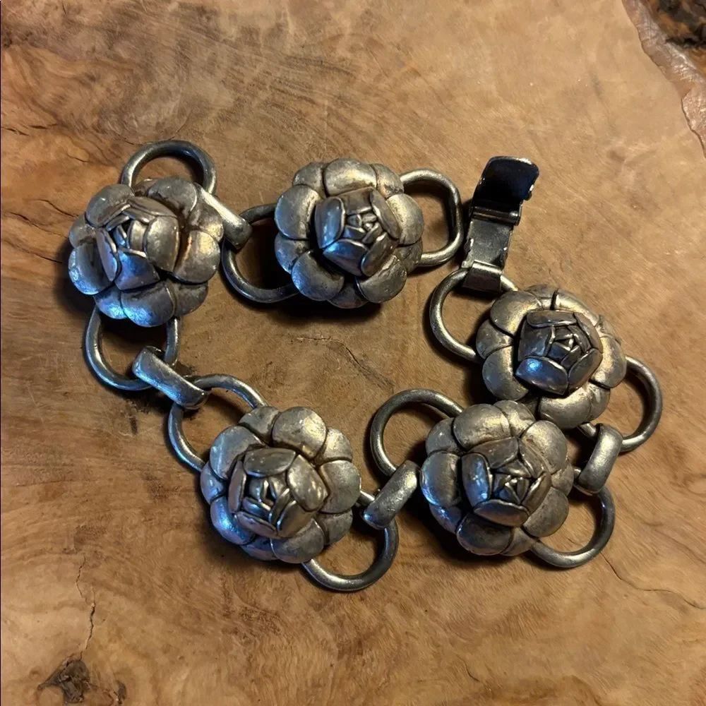 Vintage Silver Roses Bracelet - Picture 2 of 4